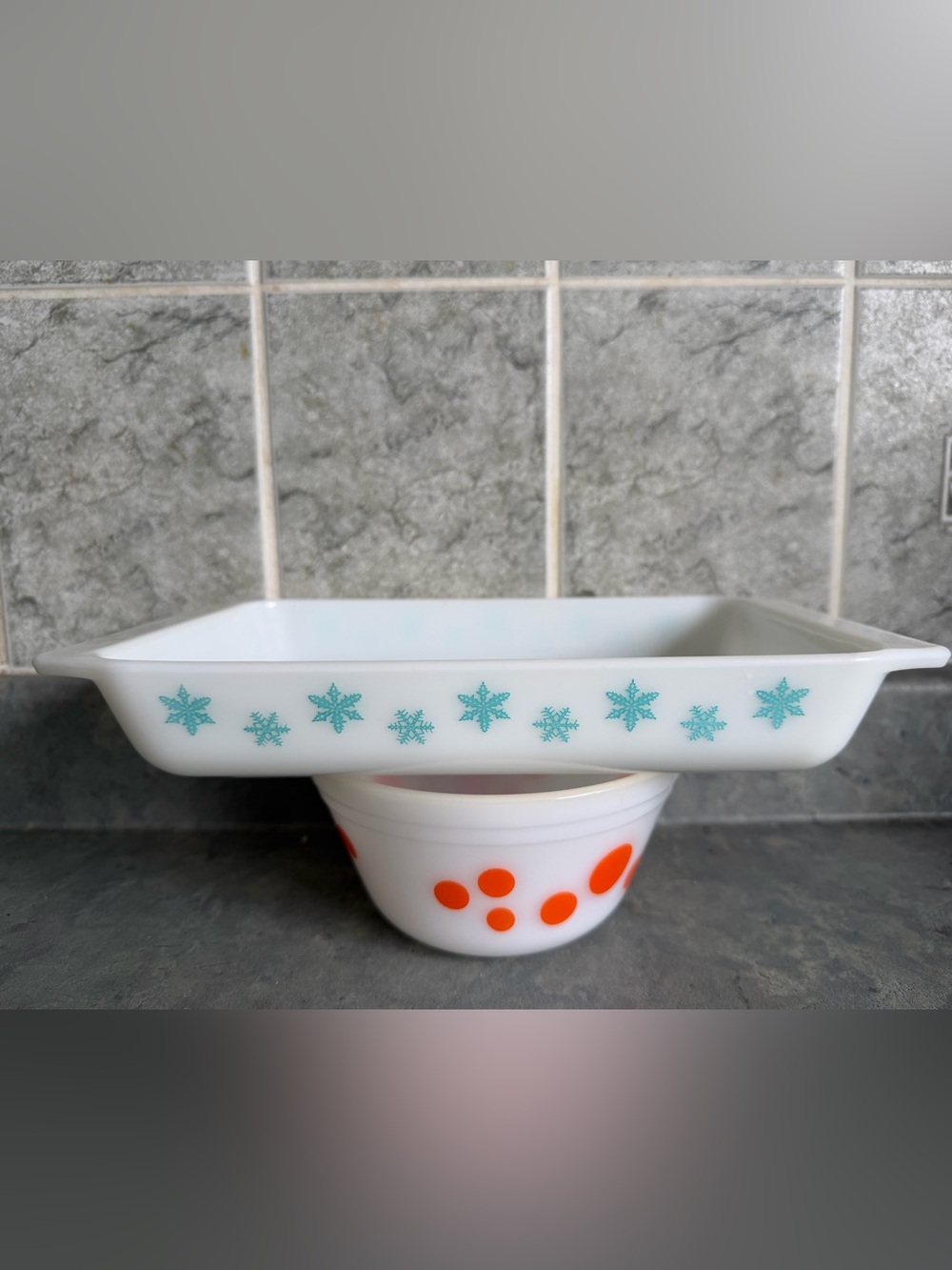 Vintage Pyrex 548 space saver no lid